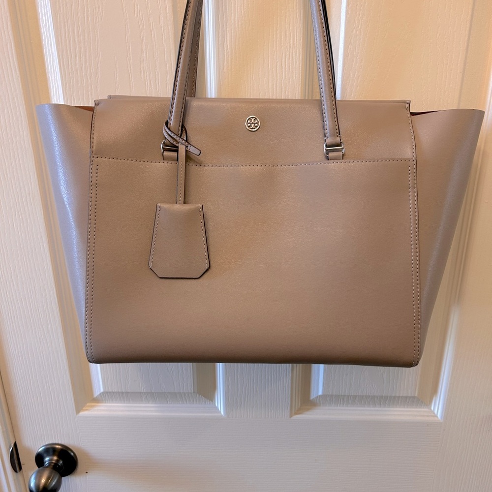 MOVING SALE!! Tory Burch Parker Tote- Dust Storm (light grey)